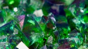 Funkelnde Kristalle und seltene Erze haben Menschen schon immer fasziniert. Einige widmen ihr ganzes Leben der Suche, denn seltene Mineralien, Gold und Kristalle sind in ganz Deutschland zu finden, vorausgesetzt man weiß, wo man suchen muss und wie.