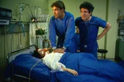 Die Patientin Schindler (Renate Malzacher) wurde auf eigenen Wunsch operiert, obwohl von Seiten der Ärzte wenig Hoffnung besteht. Dr. Udo Brinkmann (Sascha Hehn ) und Dr. Schübel (Volker Brandt) bemühen sich verzweifelt um das Leben der Patientin.