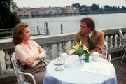 Christa (Gaby Dohm) bespricht mit Prof. Vollmers (Christian Kohlund) ihre Übersiedlung nach Konstanz.
