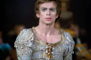 Tänzer, Choreograph, Dirigent und Ballettdirektor der Pariser Oper: Rudolf Nurejew war ein wahres Multitalent. Auf und jenseits der Bühne herrschte er jedoch kompromisslos ...
