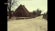 Beobachtungen auf einem Dorf in Ostholstein 1971: Am Sonntag ist die Straße leer.