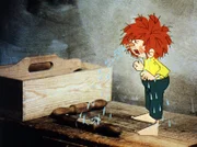 Pumuckl weint nach dem Streit mit Meister Eder.