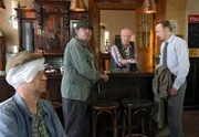v.l.n.r.: Adsche (Peter-Heinrich Brix), Brakelmann (Jan Fedder), Shorty (Axel Olsson) und Versicherungsagent Höpfner (Peter Jordan).