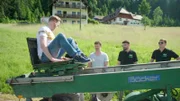 Ep5 - Axel sitting on the construction lift.