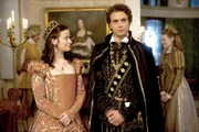 Friederike (Nina Gummich) Jakob (André Kaczmarczyk).
