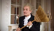 ARD/rbb RAPUNZEL, am Freitag um 13:10 Uhr im ERSTEN. Der Hoflehrer (Piet Klocke) muss dafür sorgen, dass aus dem Prinzen einmal ein guter König wird.