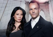 (5. Staffel) - Ein eigensinniges Ermittlerteam in New York: Sherlock Holmes (Jonny Lee Miller, r.) und Joan Watson (Lucy Liu, l.) ...