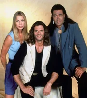 2. Staffel: (v.l.): Cheyenne Phillips (Kathleen Kinmont), Reno Raines (Lorenzo Lamas) und Bobby Sixkiller (Branscombe Richmond)