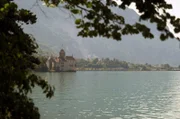 Wegen aktiver Teilnahme am Aufstand der Pariser Kommune wurde der Künstler Gustave Courbet polizeilich gesucht. In einer Nacht-und-Nebel-Aktion flüchtete der französische Maler 1873 in die Schweiz.