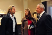 ARD STURM DER LIEBE FOLGE 1455, Michael (Erich Altenkopf, l.) äußert Bedenken, dass Gitti (Kathleen Fiedler, M.) schon so bald nach dem Unfall wieder für Werner (Dirk Galuba, r.) arbeiten will.