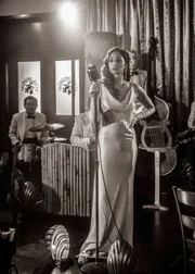 Tani Rey (Meaghan Rath)