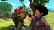 Little John (re.) und Robin (li.) freuen sich, dass ihr Plan aufgegangen ist.