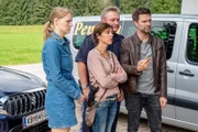 Im Bild (v.li.): Annalena Kubinger (Alice Valka), Julia Cencig (Nina Pokorny), Ferry Öllinger (Kroisleitner), Jakob Seeböck (Lukas Roither).