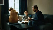 Beutolomäus, Paule (Cloé Heinrich) und Sascha (Simon Böer) haben den ersten von sechs Kristallen. Sie rätseln, wo die übrigen Fragmente vom Herz der Weihnacht versteckt sind.
