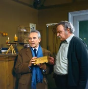 Von links: Preisslkofer (Georg Thomalla) und Meister Eder (Gustl Bayrhammer).