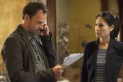 Auf der Suche nach dem Todesengel: Sherlock Holmes (Jonny Lee Miller, l.) und Joan Watson (Lucy Liu, r.) ...