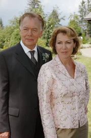 Gaby Dohm und Klausjürgen Wussow in "Die Schwarzwaldklinik - die nächste Generation".