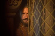 Shakespeare (Daniel Boyarsky) hinter dem Vorhang: Kommt das Stück beim Publikum an? Die Konkurrenz ist groß und Erfolg bringt Geld in die Kasse.