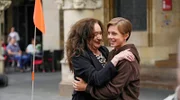 Staatsanwältin Klemm (Mechthild Großmann, l.) freut sich mit ihrem Großneffen Titus (Casper Gold).