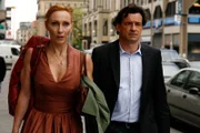 Martin (Thomas Sarrbacher) bittet Bella (Andrea Sawatzki) wieder zurück zukommen, Bella Vita, 2010