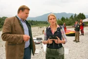 L-R: Tobias Hartl (Michael A. Grimm) and Julia Ried (Stefanie von Poser)