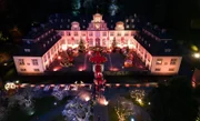 Schloss Ehreshoven in Engelskirchen ist Schauplatz der Weihnachtsausgabe von "Bares für Rares".