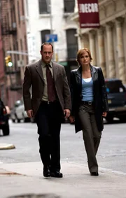 Detectives Elliot Stabler (Christopher Meloni) und Olivia Benson (Mariska Hargitay) haben es mit einem bizarren Vergewaltigungsfall zu tun.