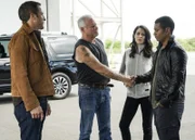 "Hala i ke ala o'i'ole mai" -- Still reeling from the murder of one of their ohana, Steve and Catherine (Michelle Borth), along with Danny, Junior and some old friends, Harry Langford (Chris Vance) and Wade Gutches (David Keith), hunt down the killer. Also, Tani and Grover investigate when a bag of human bones, discovered inside an abandoned storage locker goes missing.