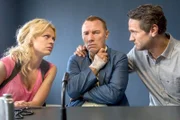 ARD HEITER BIS TÖDLICH - AKTE EX II, FOLGE 13 (WH.), "Verlorene Nacht", am Dienstag (30.06.15) um 18:50 Uhr im ERSTEN. Lukas Hundt (Oliver Franck, r.) und Kristina Katzer (Isabell Gerschke, l.) knöpfen sich den Ex-Boxer Uwe Guttmann (Thomas Arnold, M.) vor. Hatte er einen Grund, seine Freundin zu töten?