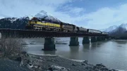 Zugfahrt über die Brücke.