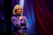 Monika Gruber während "Ohne Worte" im Circus Krone in München, Bayern, Deutschland am 24. Novemer 2023