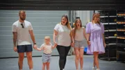 Stacey Solomon (r.)