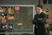 Ein Fall, der bereits vier Jahre vergangen ist, bereitet Aaron Hotchner (Thomas Gibson) Kopfzerbrechen ...