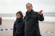 Ina Behrendsen (Julia Brendler), Carl Sievers (Peter Heinrich Brix)