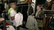 Frank trifft sich mit Jürgen Milski, der ihn zum Ballermann-Star umstylen soll.