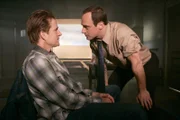 L-R: Gordon Rickett (Matthew Modine), Det. Elliot Stabler (Christopher Meloni)