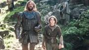 Der Bluthund (Rory McCann) und Arya (Maisie Williams) nähern sich Hohenehr..