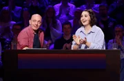 Rateteam-Kapitän Bernhard Hoëcker (l.) mit Comedienne und Podcasterin Luisa C. Schulz (r.).