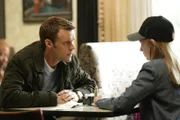 Matthew Casey (Jesse Spencer), Violet (Lena Torluemke).