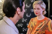 Margot (Isabel Dornheim) wird von Yusuf (Arya Roohi) überrascht.