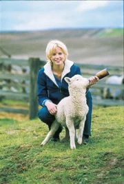 Becky Howard (Jessica Napier)