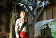 Nelly (Jule-Marleen Schuck) entdeckt im Wald eine alte Hütte: das neue Hauptquartier für sie und ihre Freunde namens "Eulennest"; schließlich hat ein Uhu ihr den Weg gewiesen. Doch dann taucht die Gang des bulligen Ben auf.