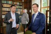 Hat Markus Achleitner (Florian Stadler, r.) seinen Vater getötet, weil sich dieser gedemütigt fühlte? Für Hansen (Igor Jeftic, l.) und Stadler (Dieter Fischer, M.) durchaus vorstellbar.