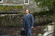 James Herriot (Nicholas Ralph) hat im Dorf Darrowby Arbeit als Tierarzt gefunden.