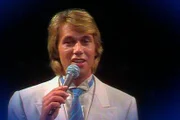 Die 80er Jahre haben die Musikszene so nachhaltig geprägt wie kaum ein anderes Jahrzehnt. Frank Zander präsentiert nationale und internationale Hits aus dieser Zeit. - Roland Kaiser