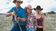 Eine von McLeods Stuten bricht aus und schließt sich einer Horde Wildpferde an. Von links: Gelingt es Alex (Aaron Jeffrey), Tess (Bridie Carter) und Becky (Jessica Napier), das Tier wieder einzufangen?