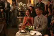 L-R: Joanna Masters  (Kassie Wesley DePaiva) und Roger Masters (Tuc Watkins)