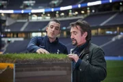 Richard Hammond (r.)