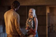 On right: Daenerys Targaryen (Emilia Clarke).