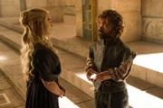 Tyrion Lannister (Peter Dinklage), Daenerys Targaryen (Emilia Clarke)